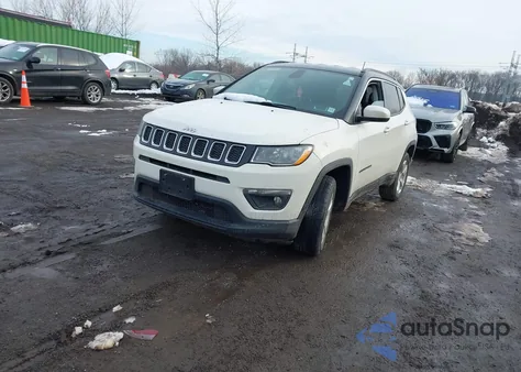 2018 Jeep Compass Latitude 4X4 z USA, uszkodzony, nr VIN 3C4NJDBB9JT470508